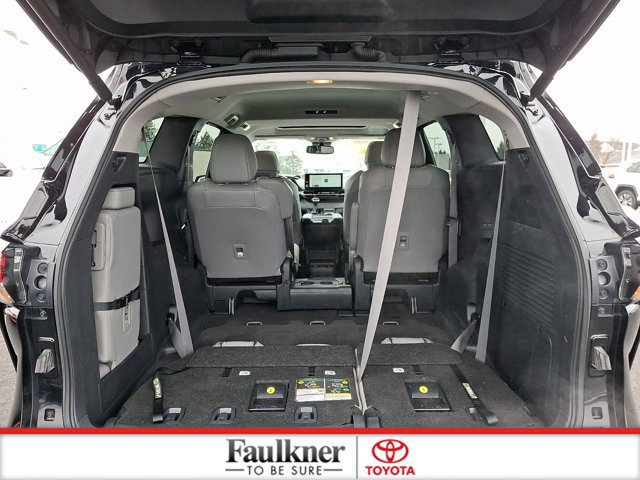 Certified 2025 Toyota Sienna XLE image 28