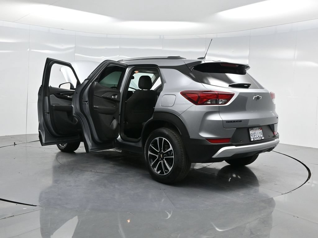 Used 2025 Chevrolet TrailBlazer LT w/ Convenience Package FWD image 48