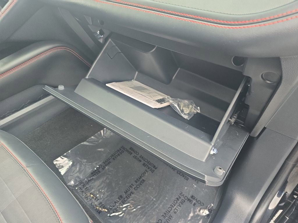 Used 2025 Ford Explorer ST-Line w/ ST-Line Street Pack image 17