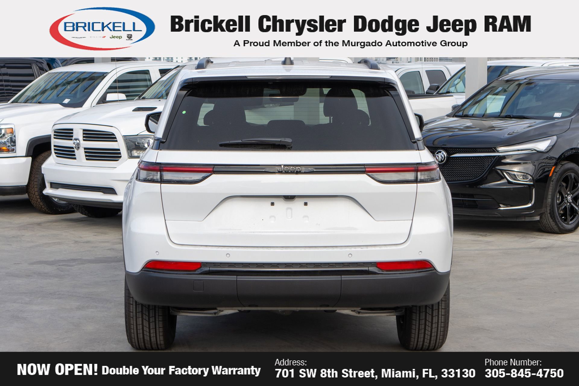 New 2025 Jeep Grand Cherokee Laredo image 6