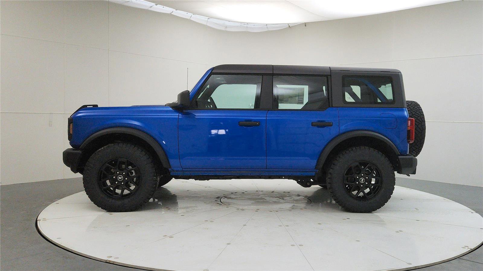 New 2025 Ford Bronco 4-Door image 6