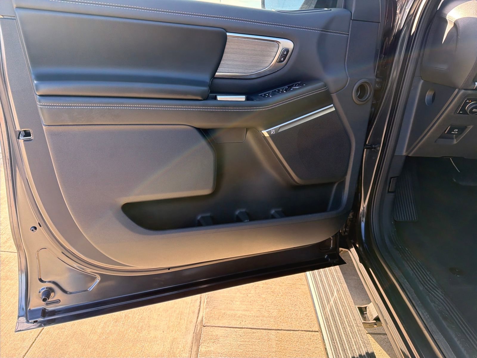 New 2026 Ford Expedition Platinum w/ Driver's Package image 10