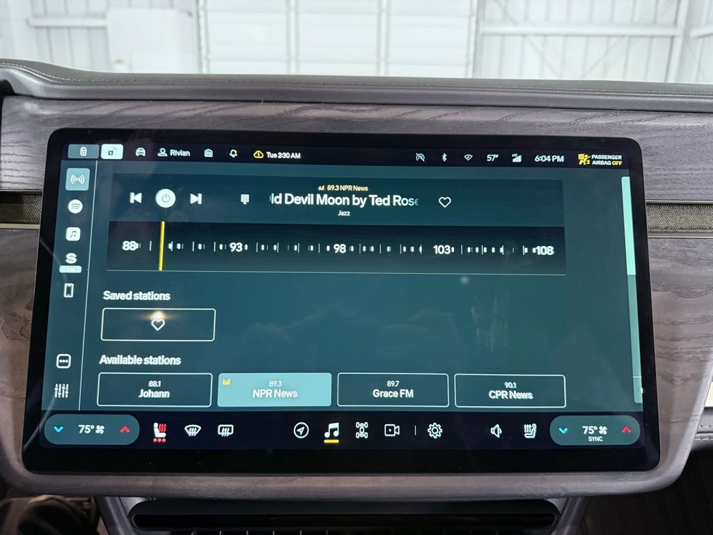 Used 2022 Rivian R1T Adventure image 32