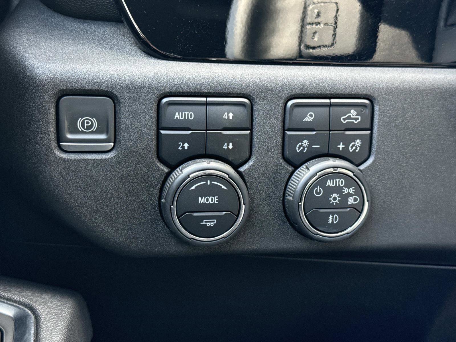 Used 2023 Chevrolet Silverado 1500 LTZ image 11