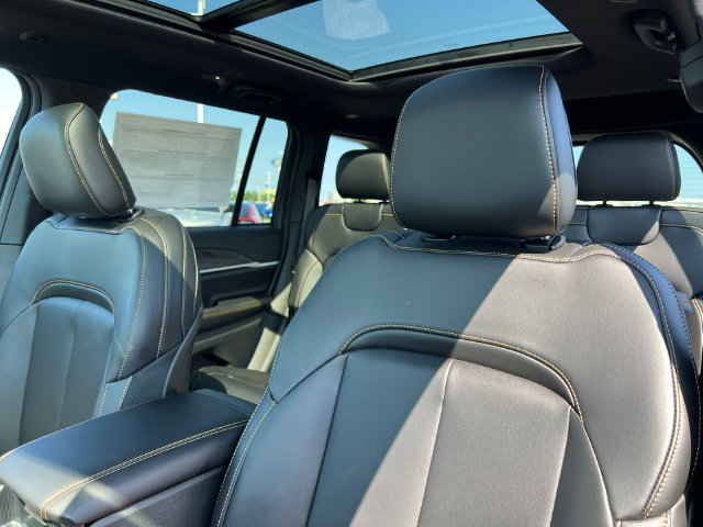 New 2026 Jeep Grand Cherokee Limited AWD/4WD image 23