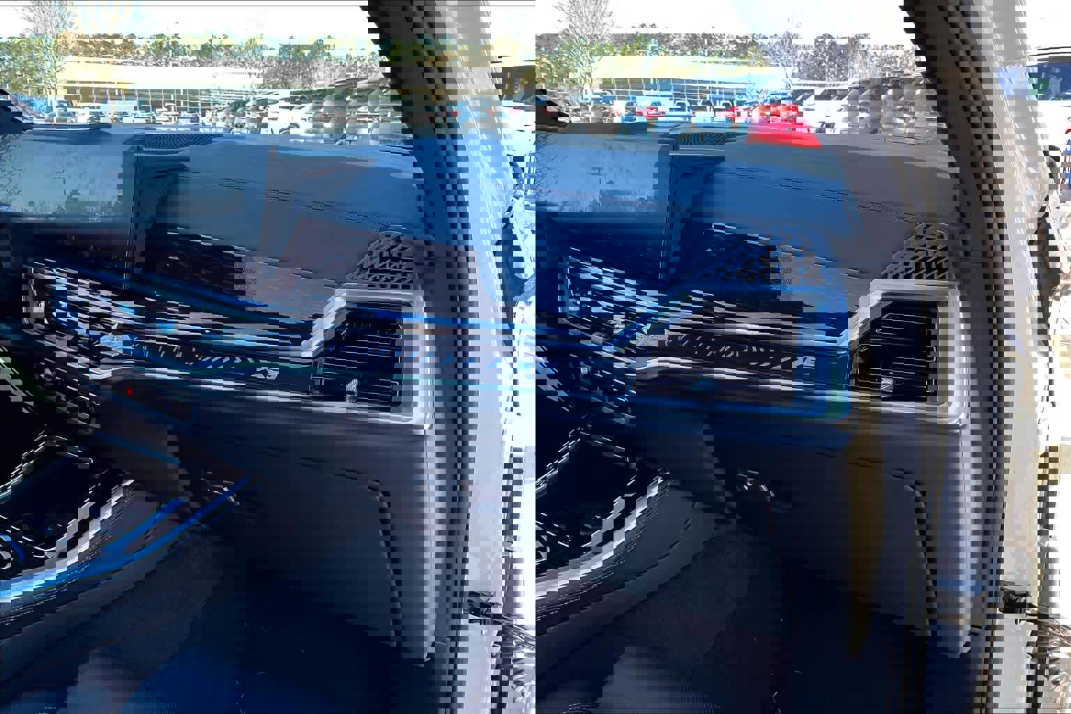 Used 2025 BMW X5 xDrive50e image 18