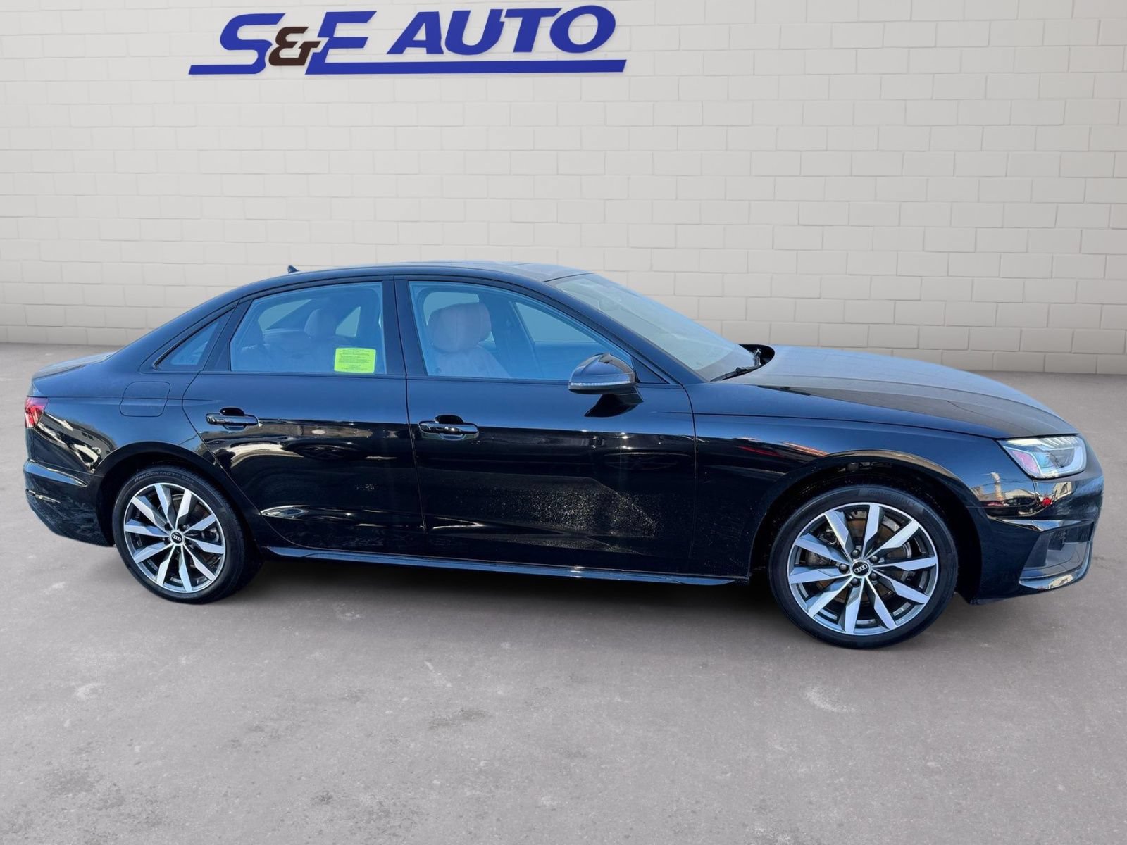 Used 2023 Audi A4 2.0T Premium Plus w/ Premium Plus Package AWD/4WD image 5