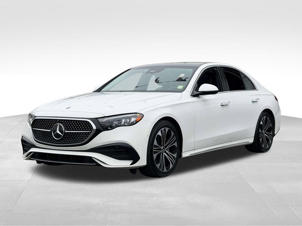 Used 2025 Mercedes-Benz E 350 4MATIC Sedan image 3