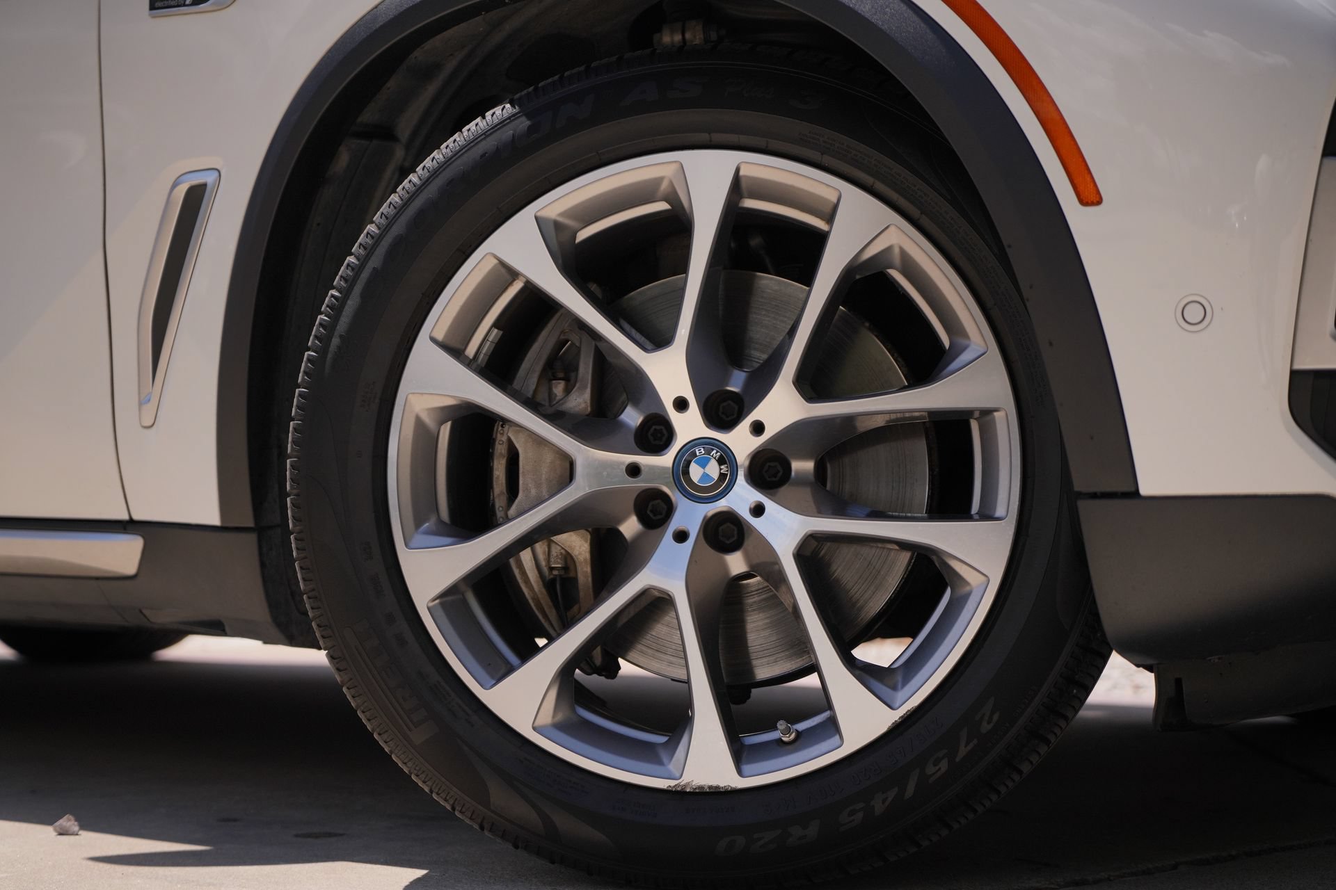 Used 2022 BMW X5 xDrive45e w/ Premium Package AWD/4WD image 3