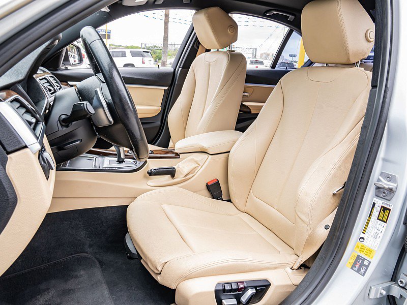 Used 2018 BMW 330e RWD image 14