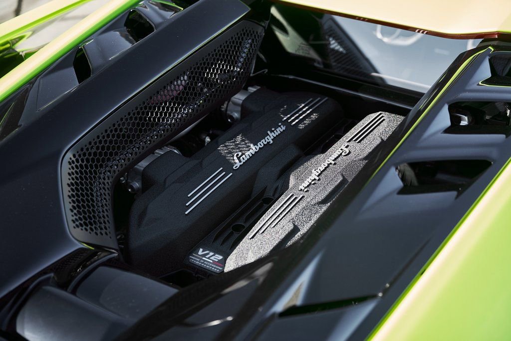 Used 2025 Lamborghini Revuelto AWD/4WD image 26