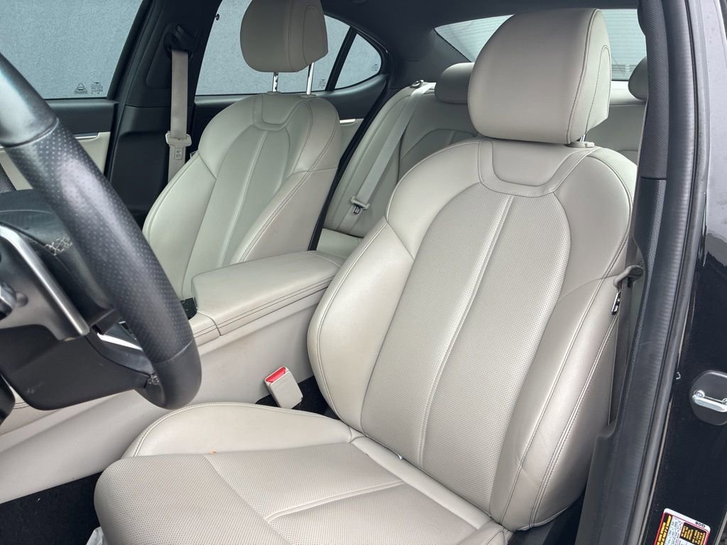 Used 2023 Genesis G70 2.0T image 12