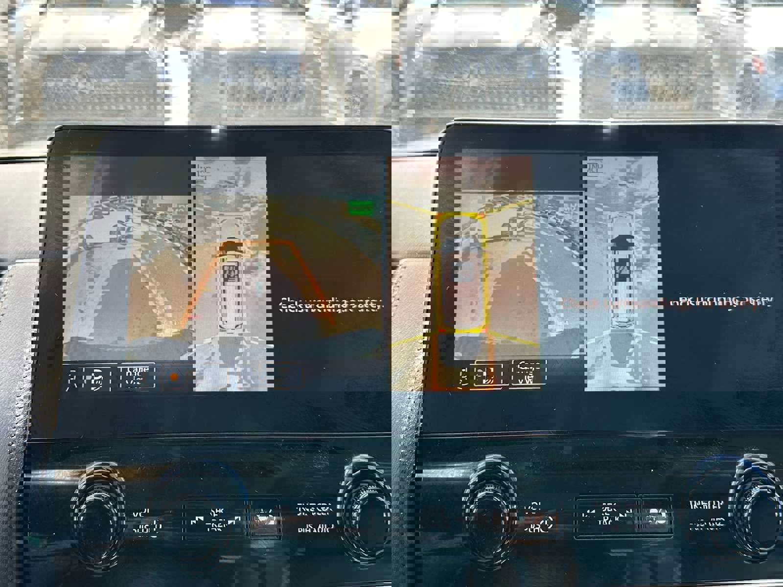 Used 2021 Nissan Armada SL w/ Captain's Chairs Package image 32