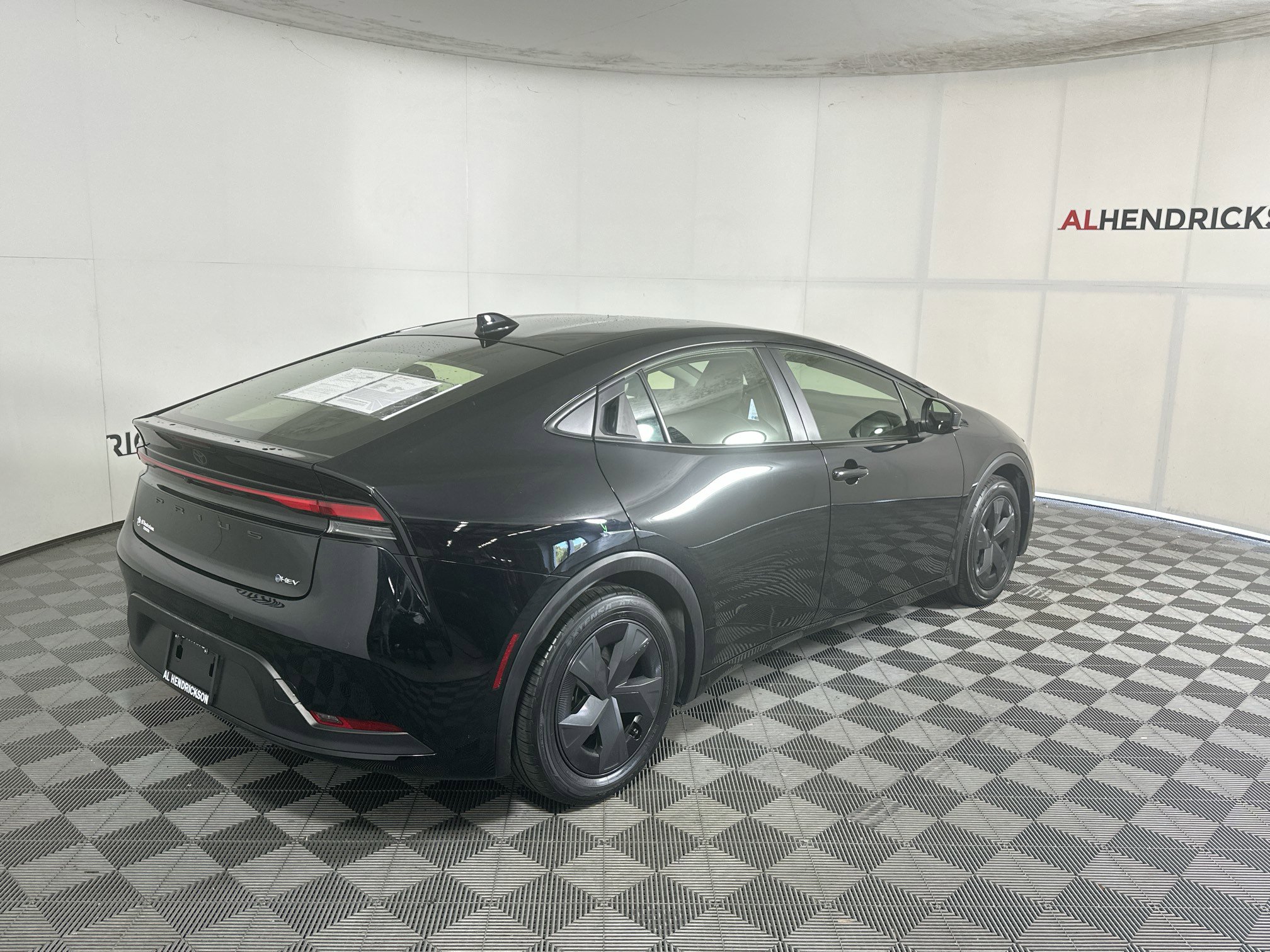 Used 2024 Toyota Prius LE image 3