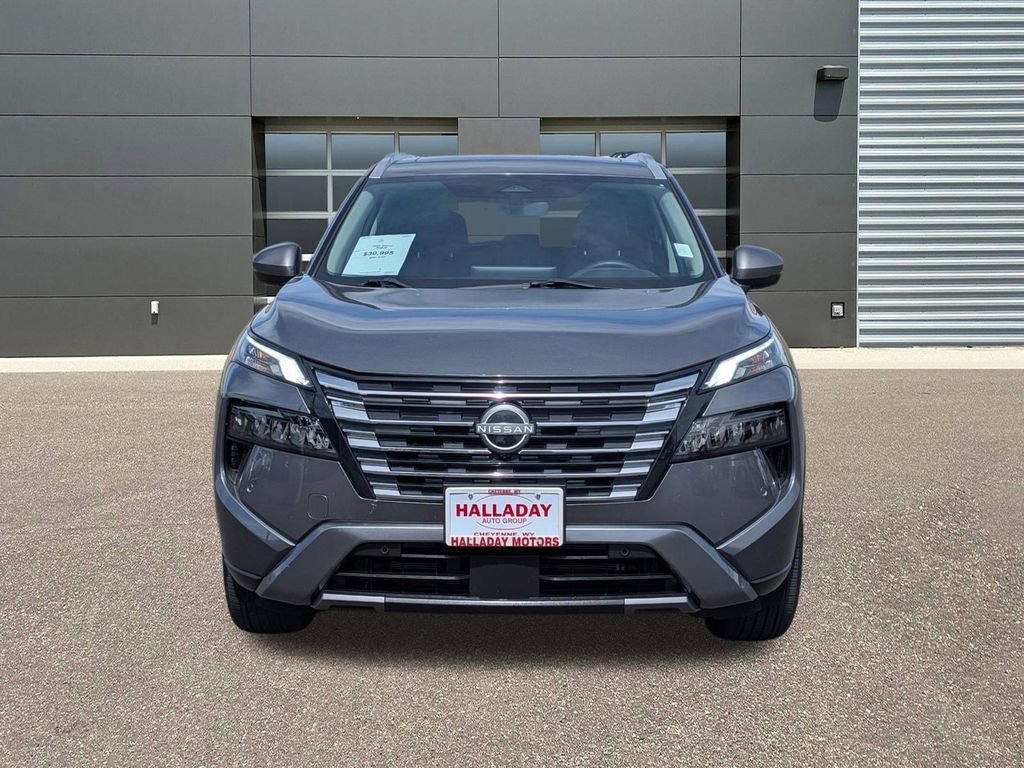 Used 2024 Nissan Rogue SL w/ SL Premium Package image 2