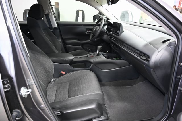 Used 2023 Honda HR-V LX image 11