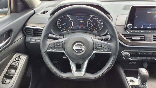 Used 2025 Nissan Altima 2.5 SV image 20