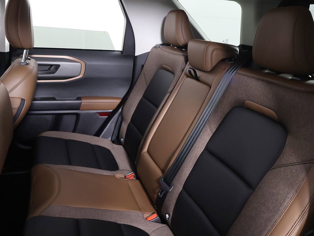 Used 2025 Ford Bronco Sport Outer Banks w/ Outer Banks Tech Package+ image 32