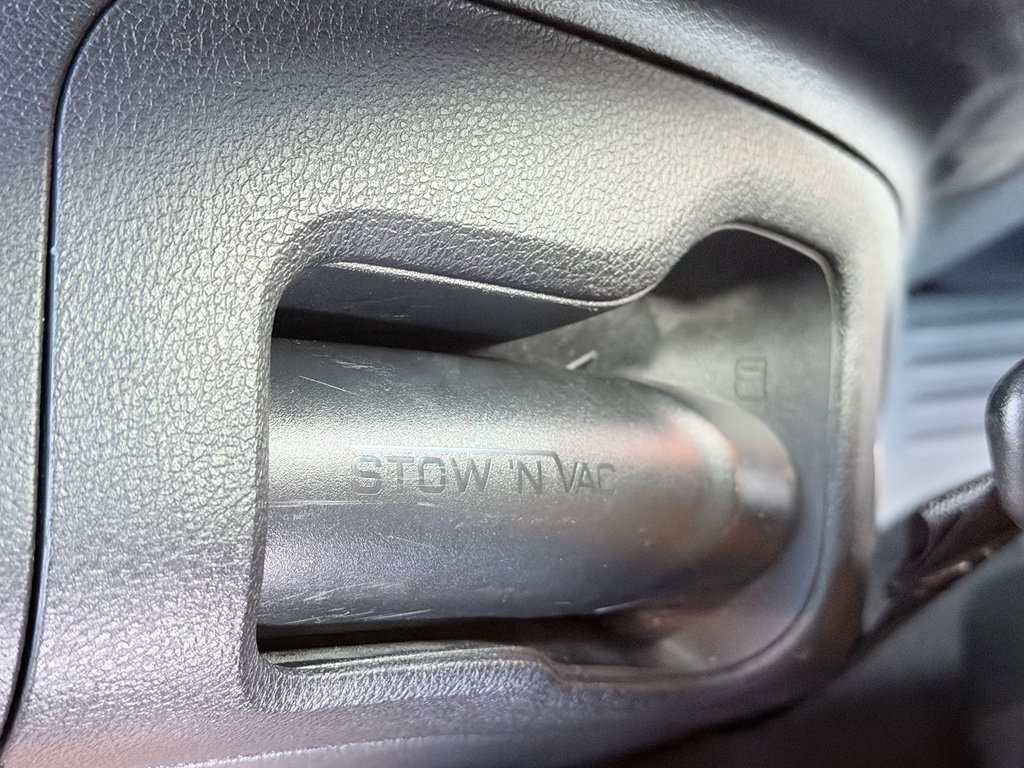 Used 2022 Chrysler Pacifica Pinnacle image 34