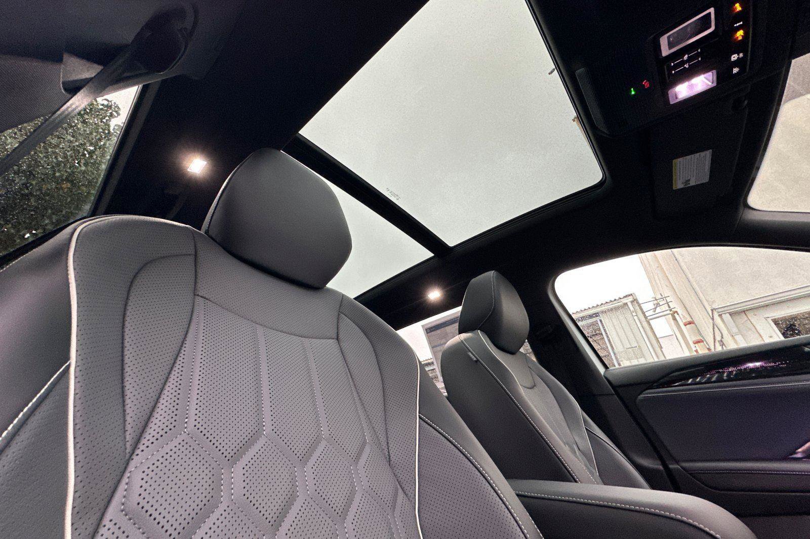 New 2026 Volkswagen Tiguan SEL R-Line image 16