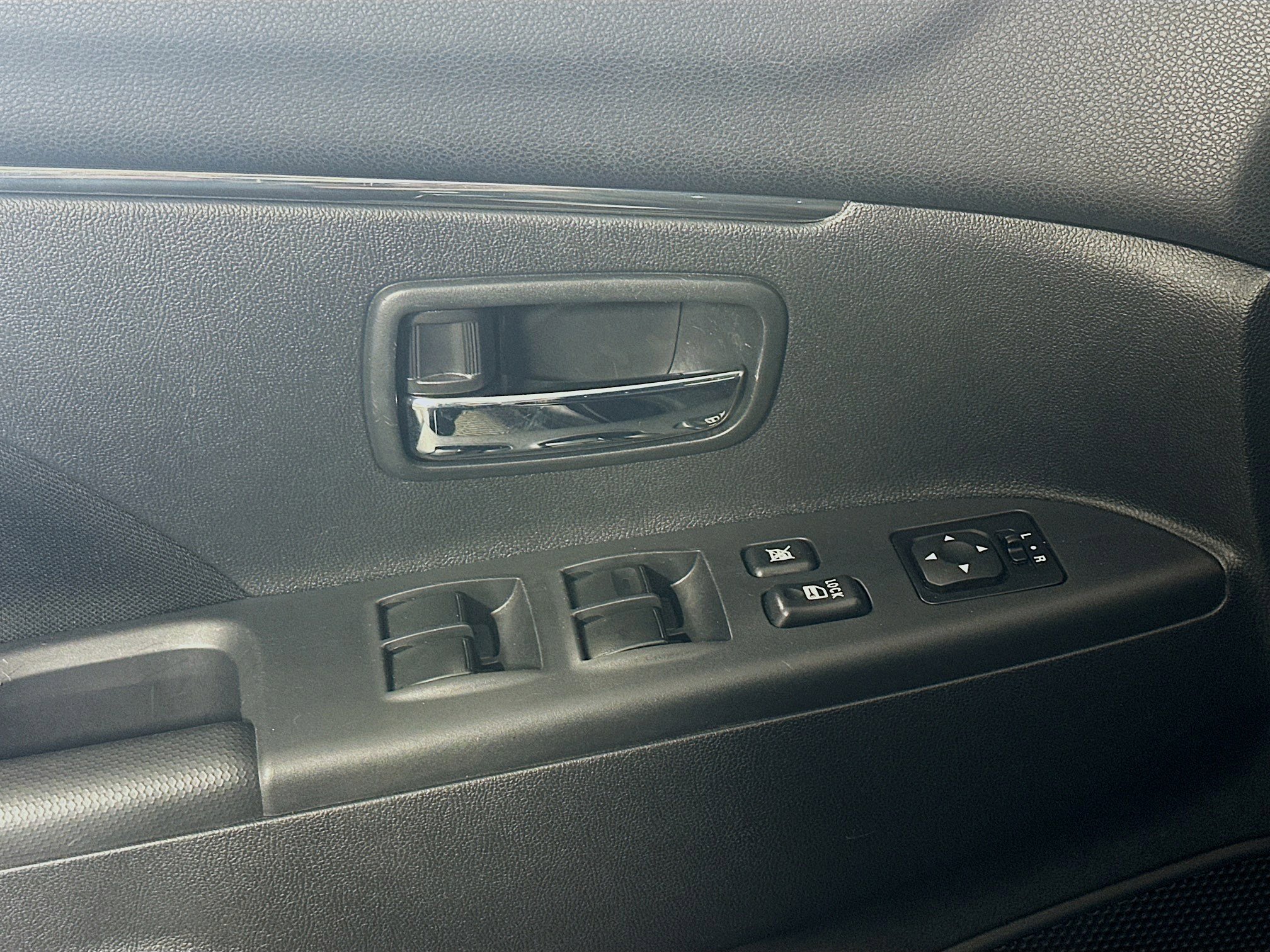 Used 2025 Mitsubishi Outlander Sport ES image 15