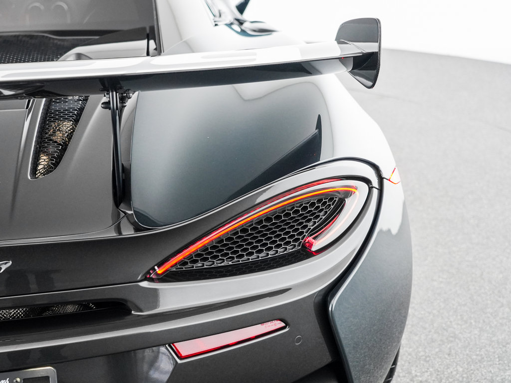 Used 2020 McLaren 620R RWD image 39