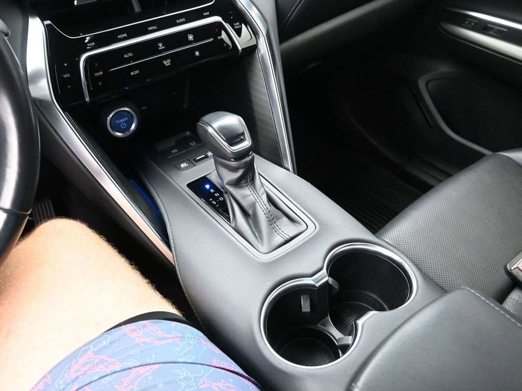 Used 2021 Toyota Venza Limited image 18
