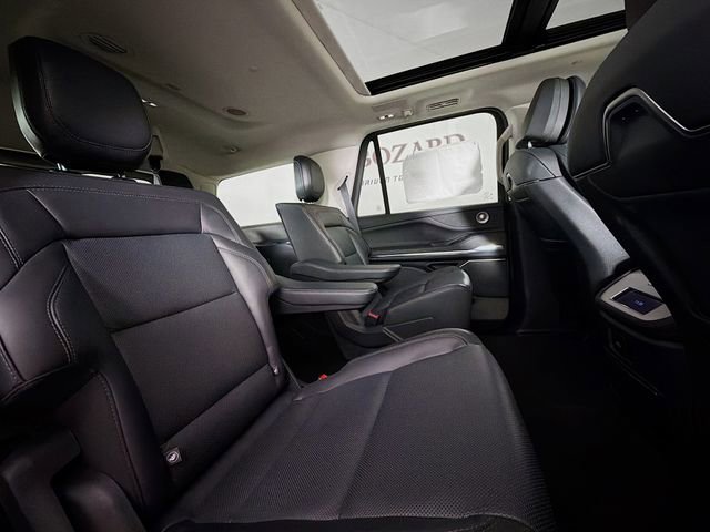 New 2025 Lincoln Navigator Reserve image 31