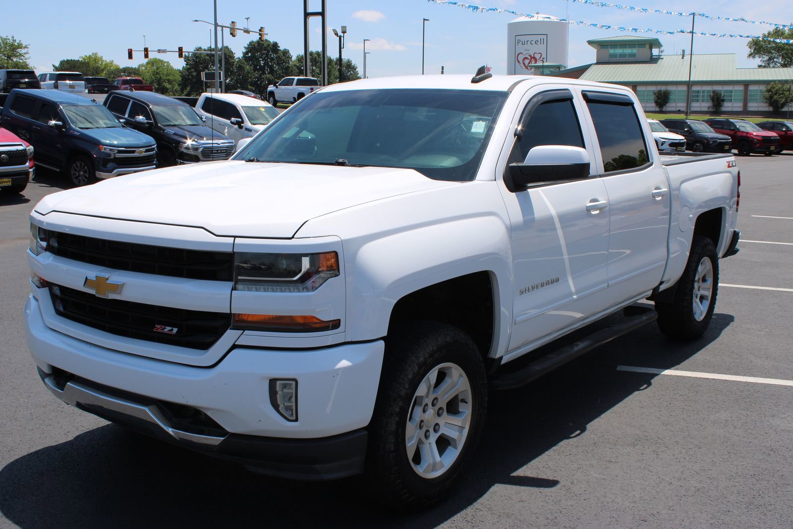 Used 2018 Chevrolet Silverado 1500 LT w/ All Star Edition AWD/4WD image 4