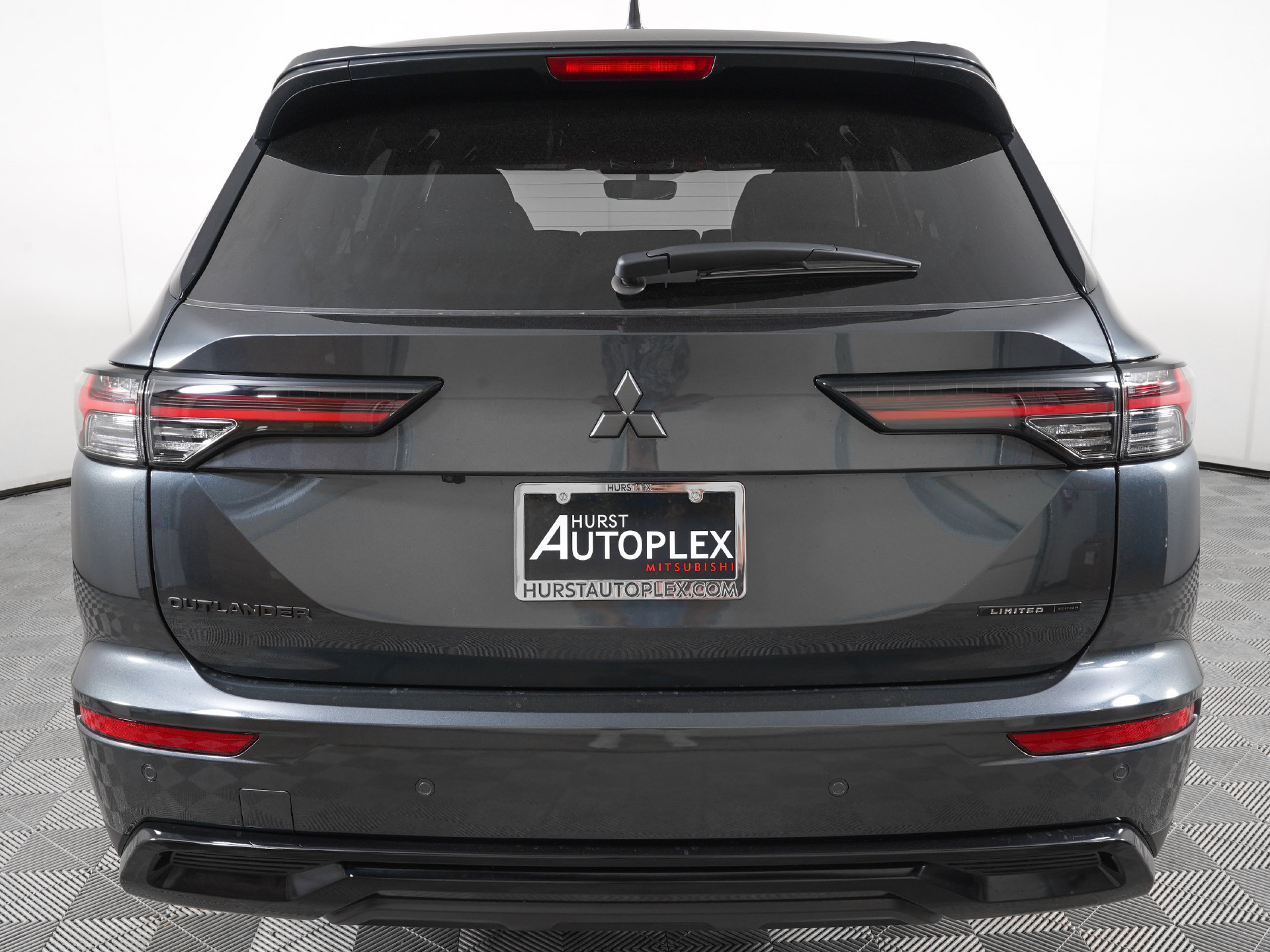 New 2026 Mitsubishi Outlander LE FWD image 7