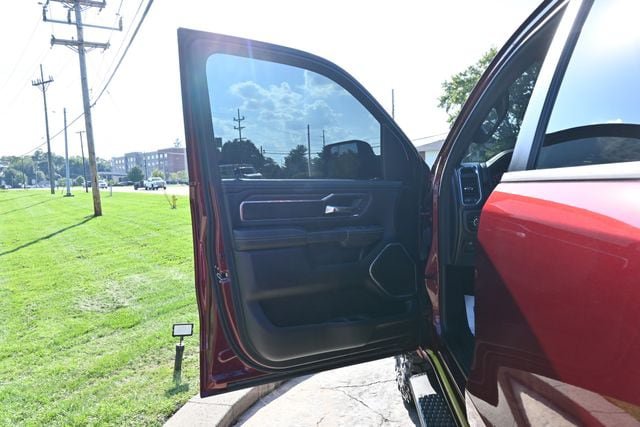 Used 2025 RAM 1500 Laramie w/ Sport Appearance Package AWD/4WD image 26
