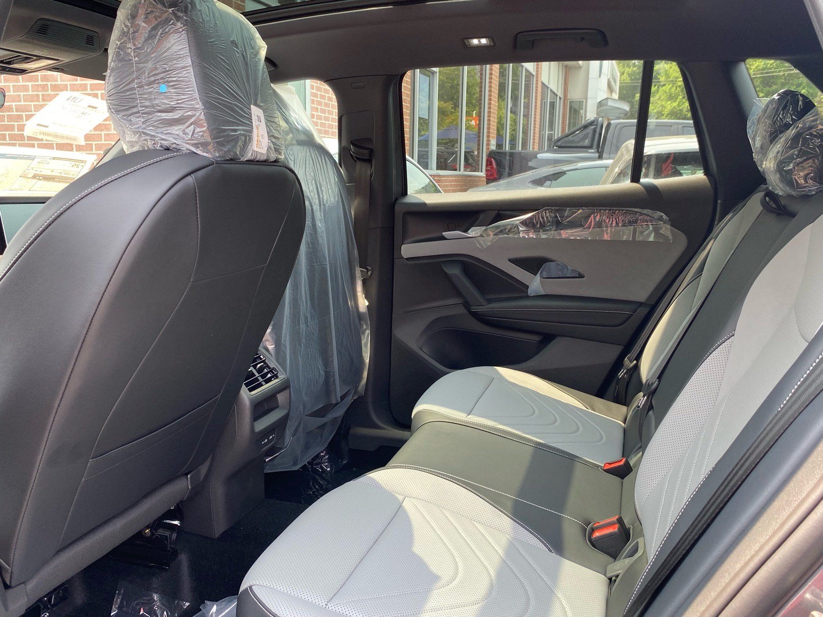 New 2026 Volkswagen Tiguan SE R-Line AWD/4WD image 11
