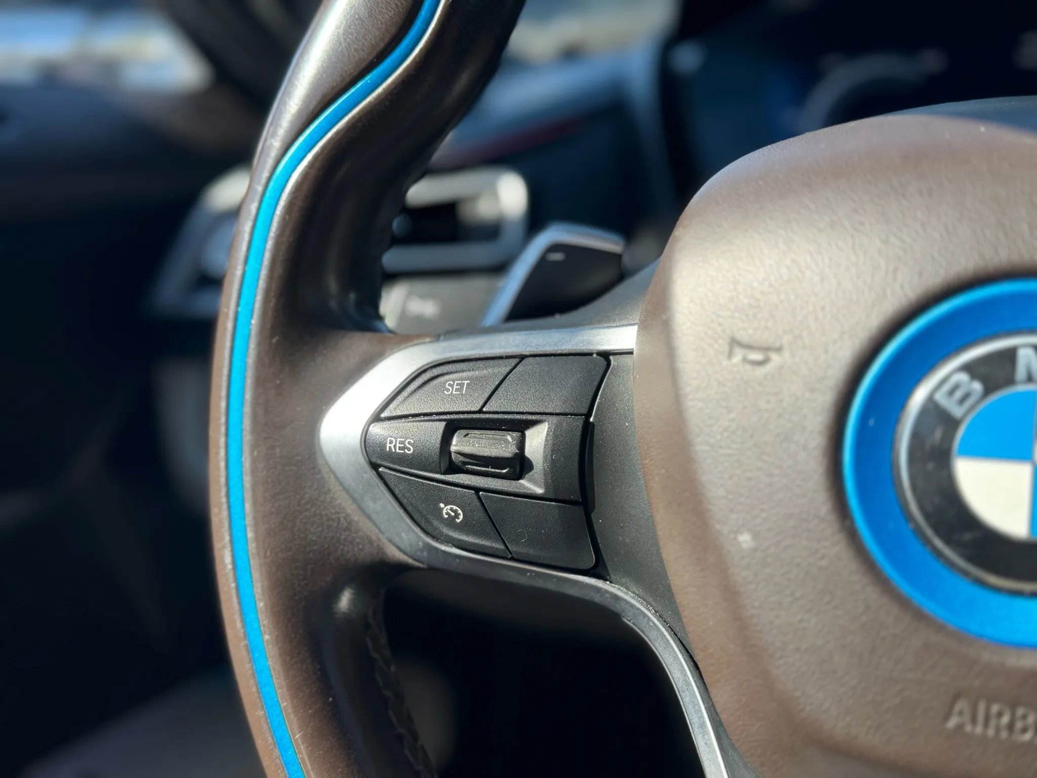 Used 2017 BMW i8 image 31
