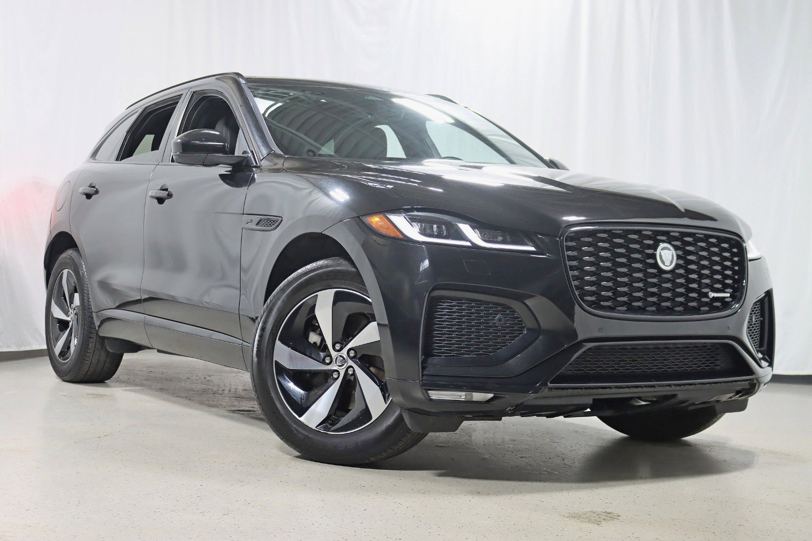 Used 2024 Jaguar F-PACE R-Dynamic S image 7
