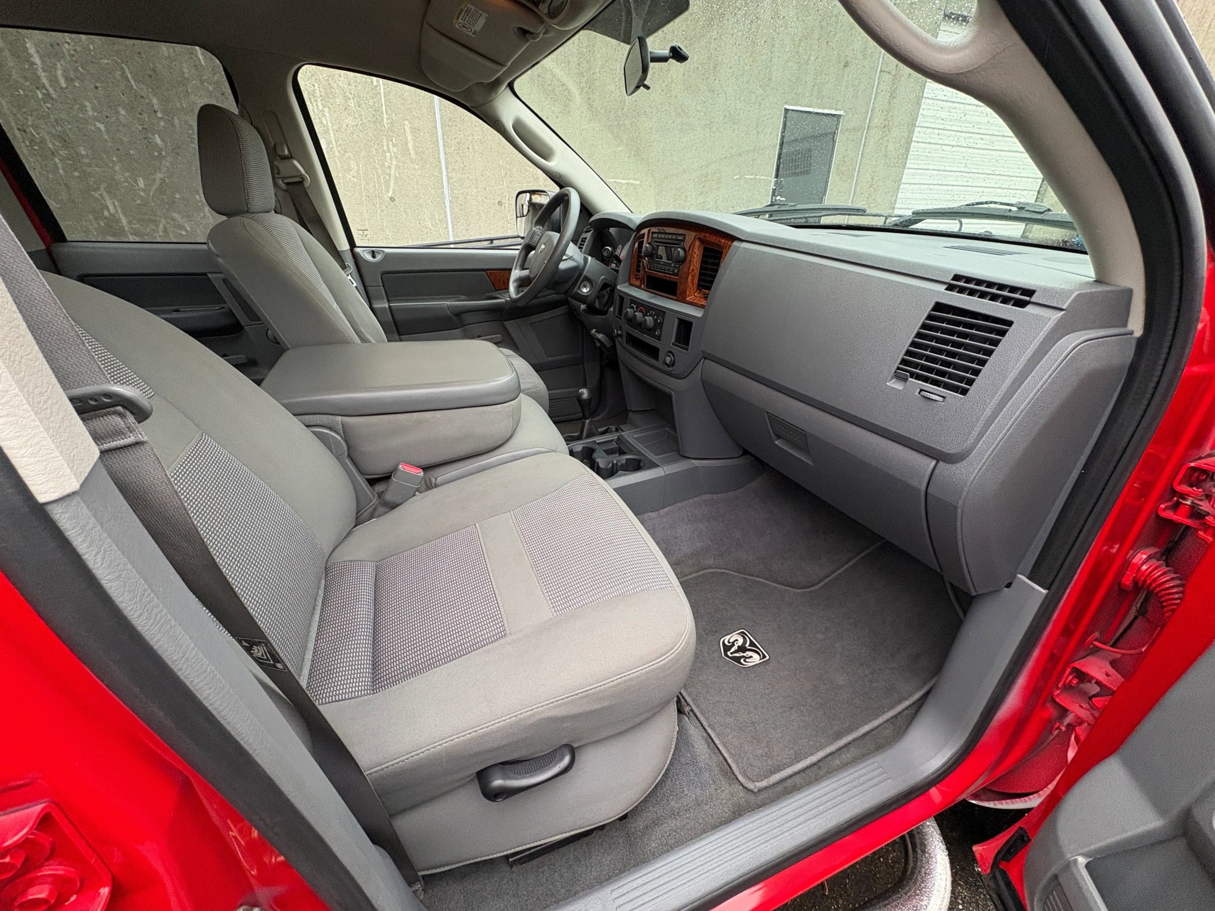 Used 2006 Dodge Ram 3500 Truck SLT image 32