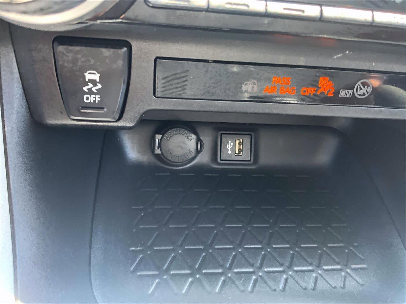 Used 2024 Toyota RAV4 XLE w/ Convenience Package AWD/4WD image 27