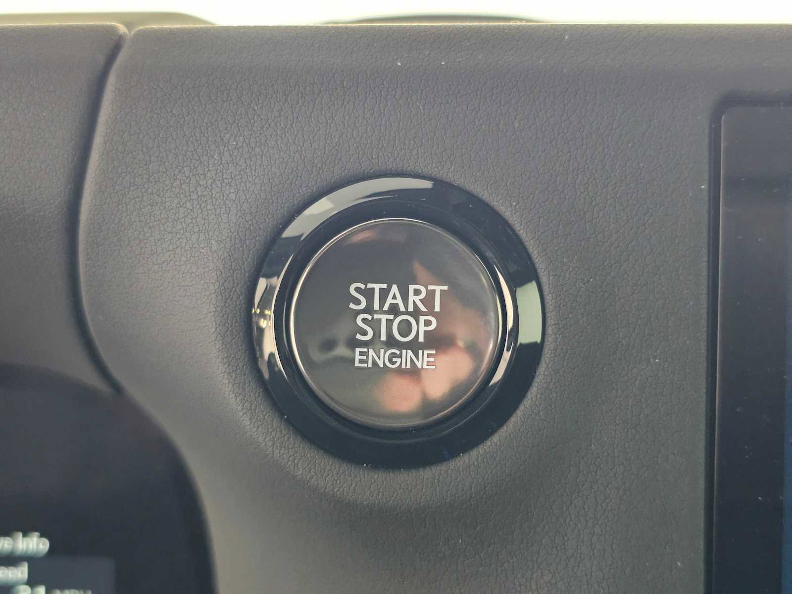 Used 2024 Lexus GX 550 w/ Accessory Package (2T) image 31