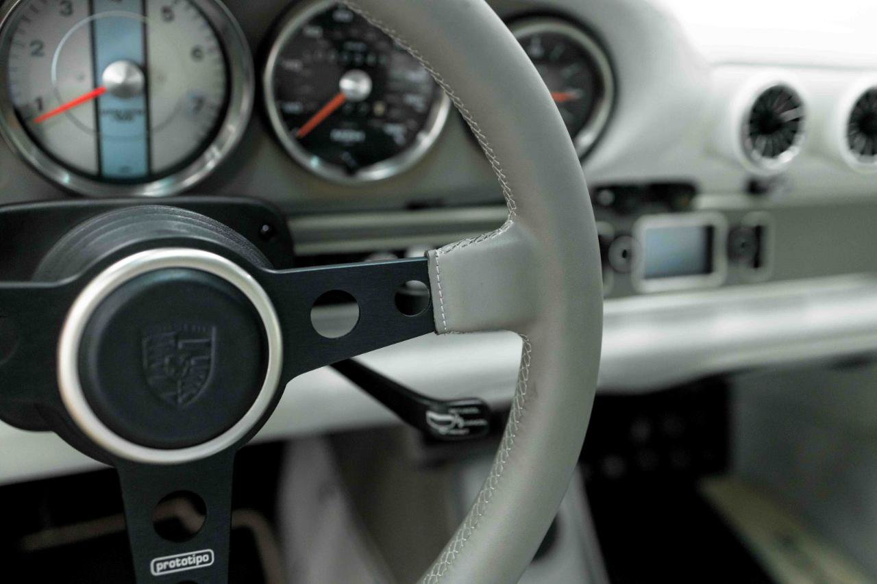 Used 1991 Porsche 911 Carrera image 71