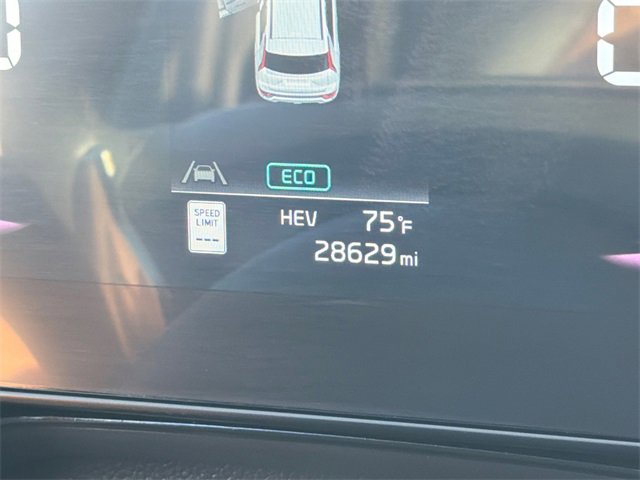Used 2024 Kia Niro SX Touring image 30