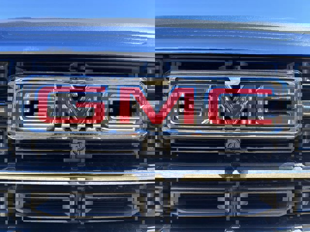 Used 2025 GMC Acadia Elevation image 32