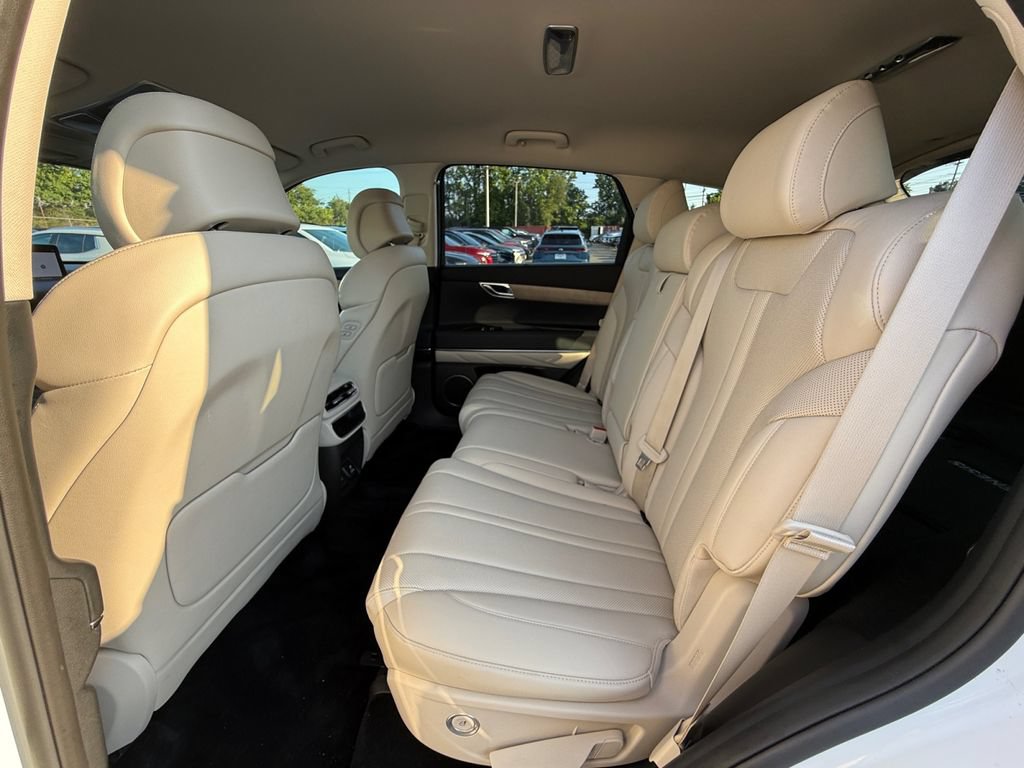 Used 2024 Genesis GV80 2.5T w/ Cargo Package AWD/4WD image 25