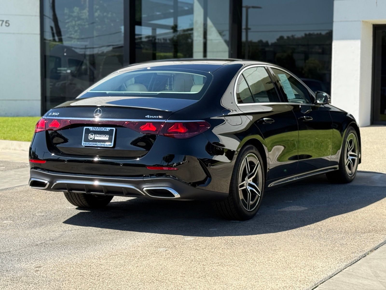 Used 2025 Mercedes-Benz E 350 4MATIC Sedan image 15