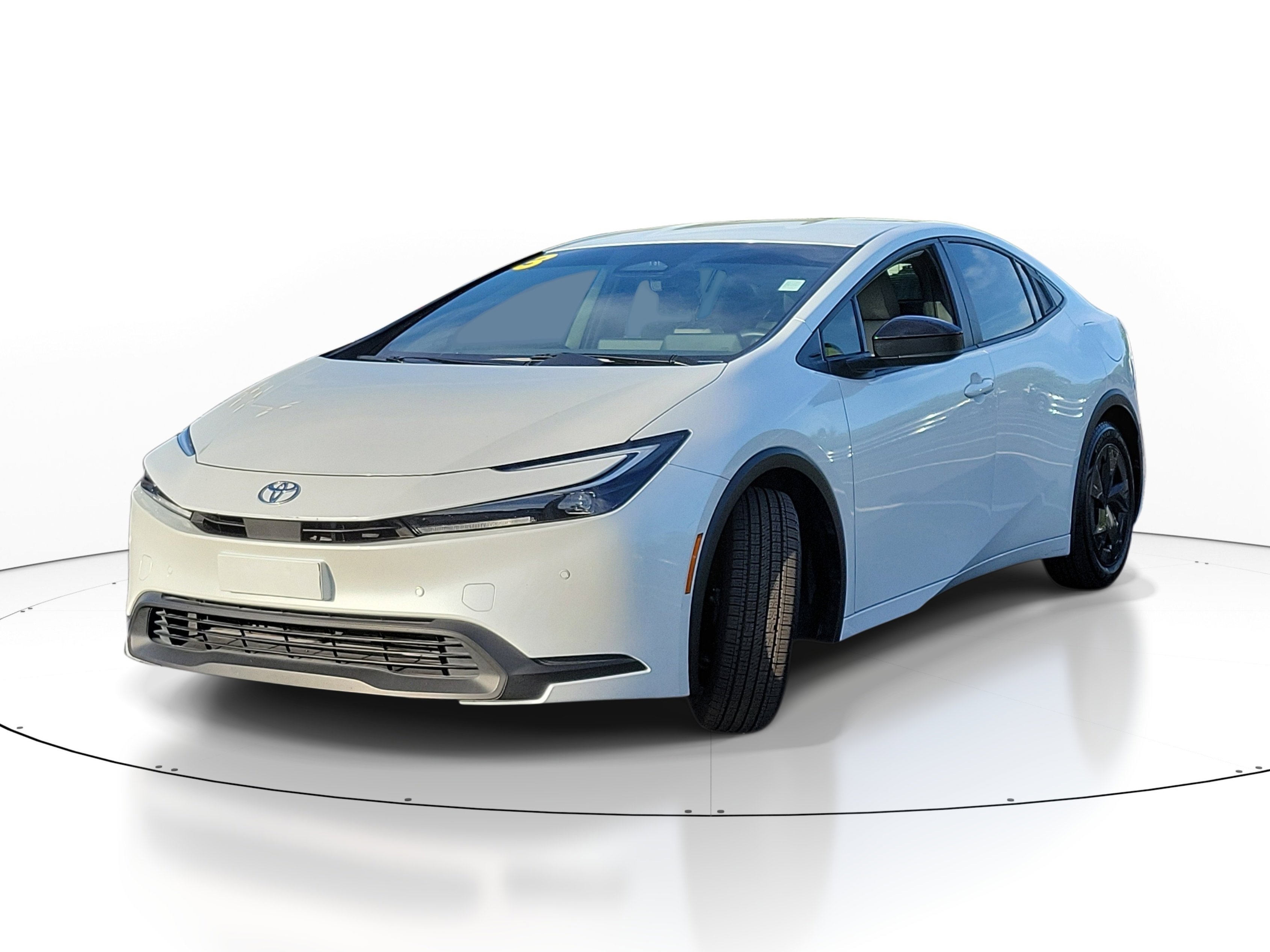 Used 2023 Toyota Prius LE FWD image 3