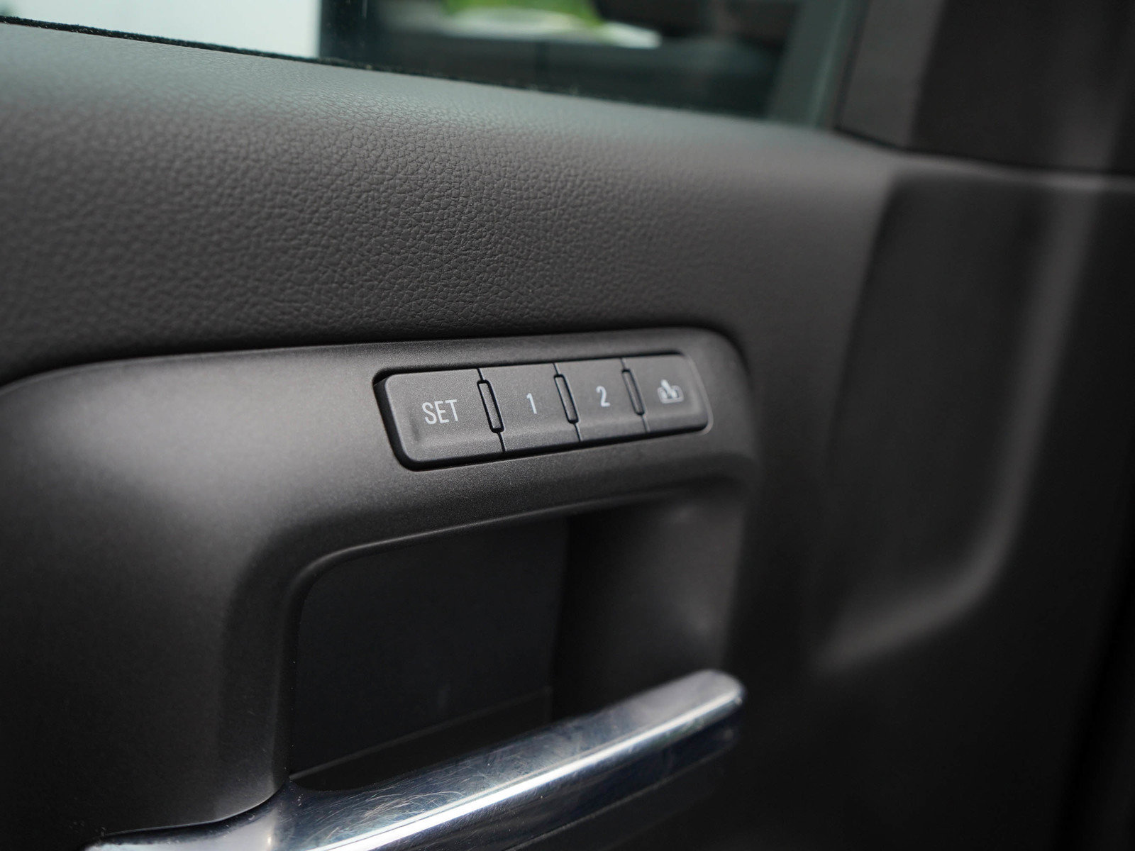 Used 2019 Chevrolet Silverado 2500 LTZ w/ Midnight Edition AWD/4WD image 22