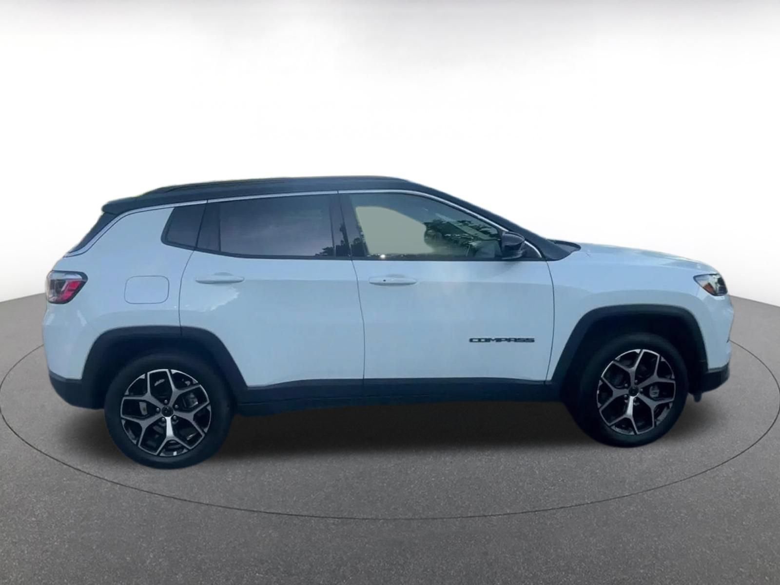 Used 2025 Jeep Compass Limited AWD/4WD image 15