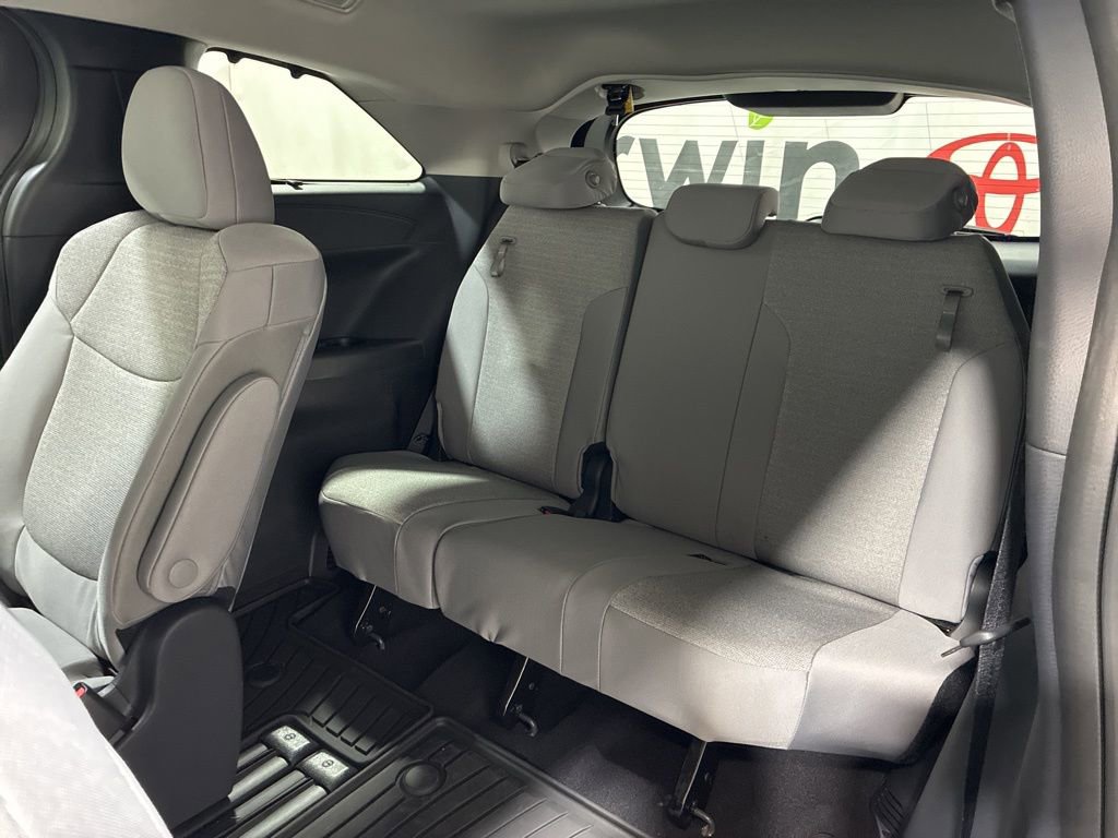 New 2026 Toyota Sienna LE image 21