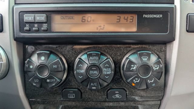 Used 2004 Toyota 4Runner Limited image 35