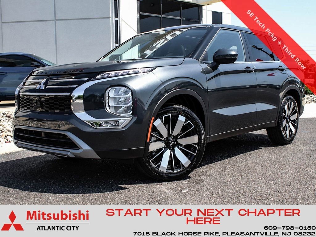 New 2025 Mitsubishi Outlander SE image 1