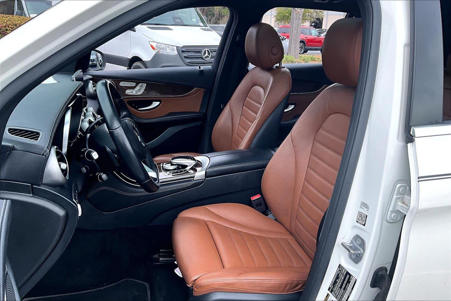 Used 2019 Mercedes-Benz GLC 300 4MATIC image 8