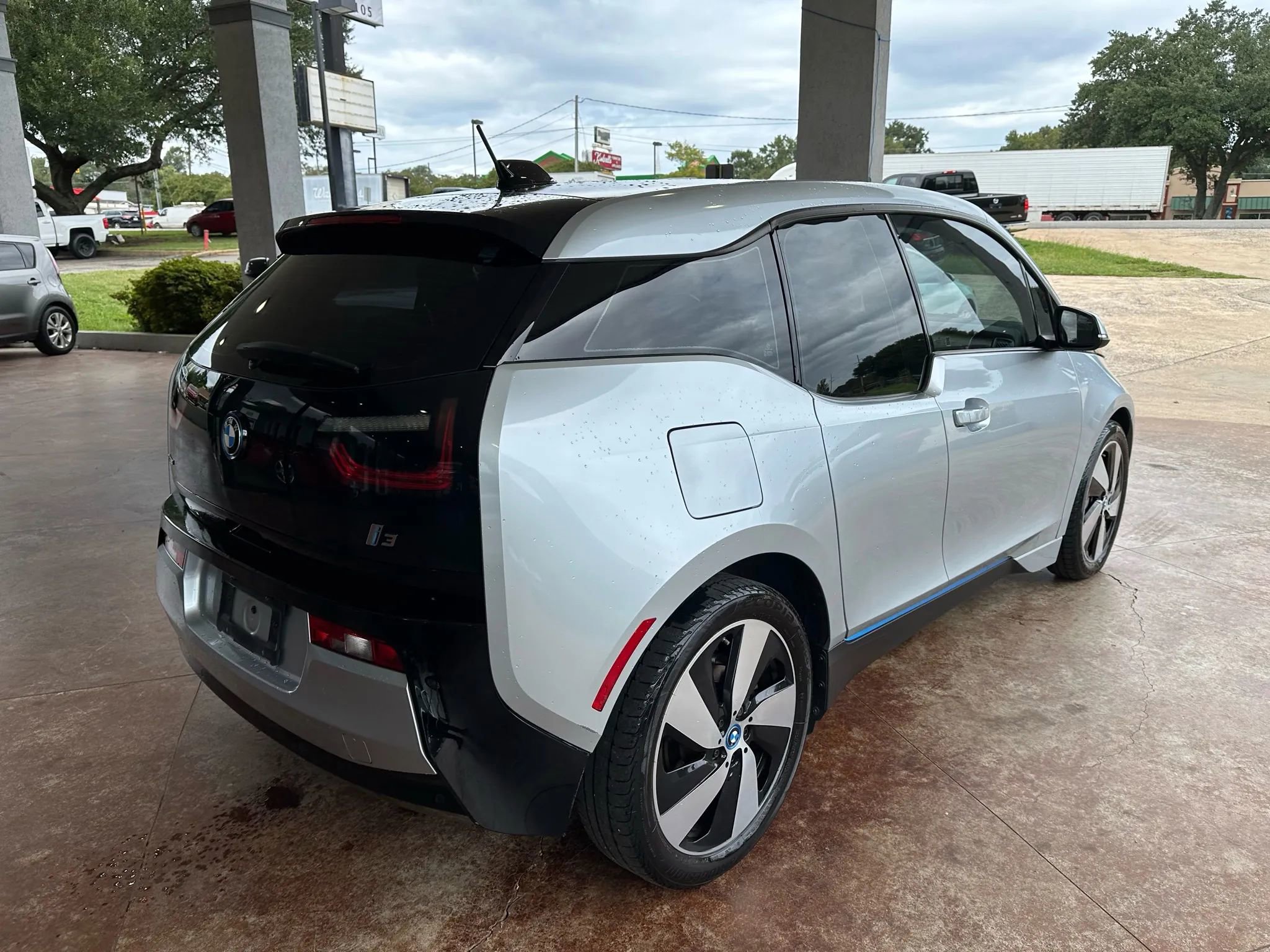 Used 2014 BMW i3 Hatchback 4D image 6